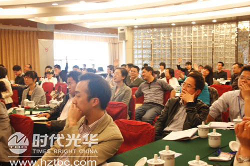 學員在認真聽講